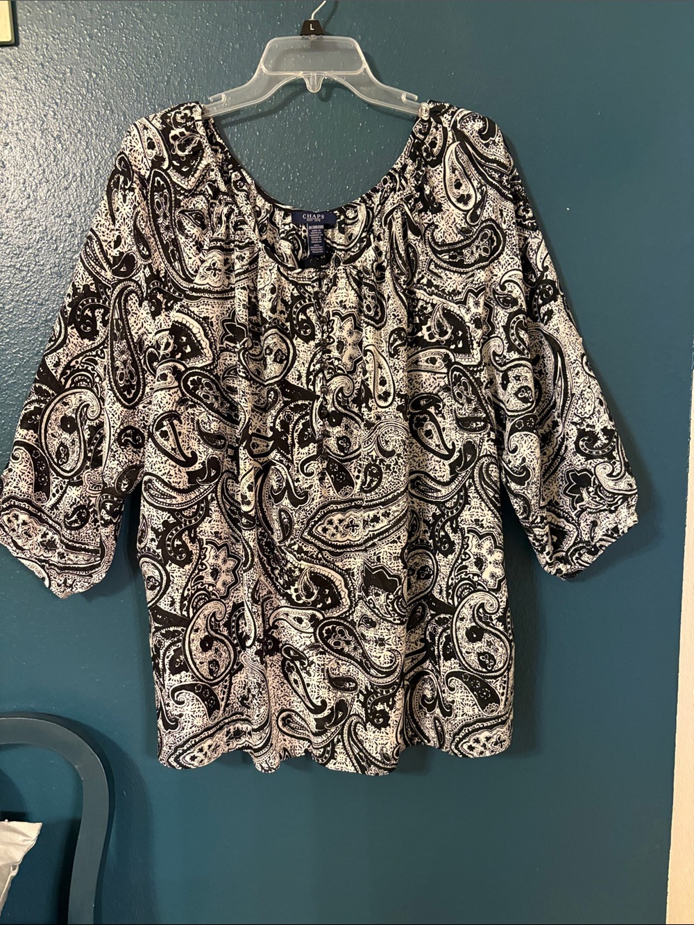 3X Chaps Black and White Paisley Scoop-Neck Blouse